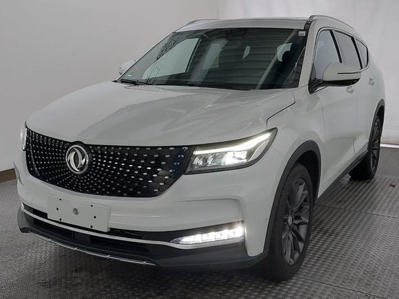 Pogled od napred levo