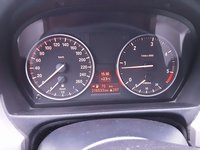 Pogled na kombinovani instrument