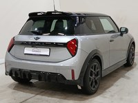 Pogled od pozadi desno