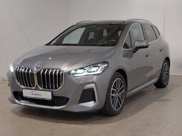 Pogled od napred levo