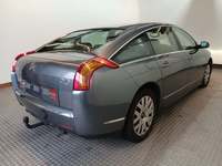 Pogled od pozadi desno