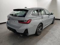 Skats no labās puses aizmugurē