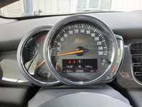 Pohled na přístrojovou desku