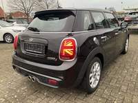 Pogled od pozadi desno