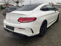 Pogled od pozadi desno