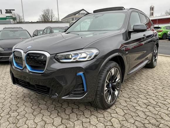 Pogled od napred levo