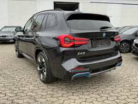 Pogled od pozadi levo