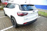 Pogled od pozadi levo