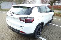 Pogled od pozadi desno