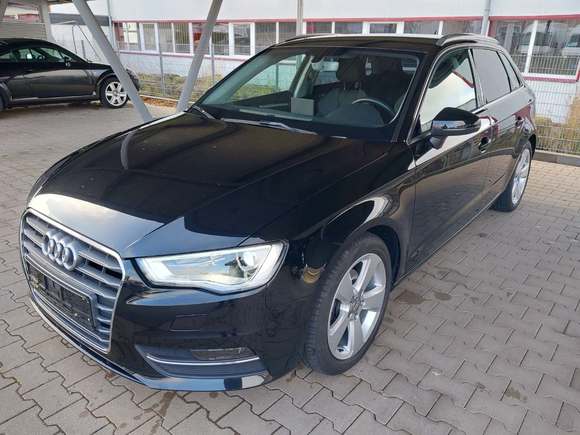 Pogled od napred levo