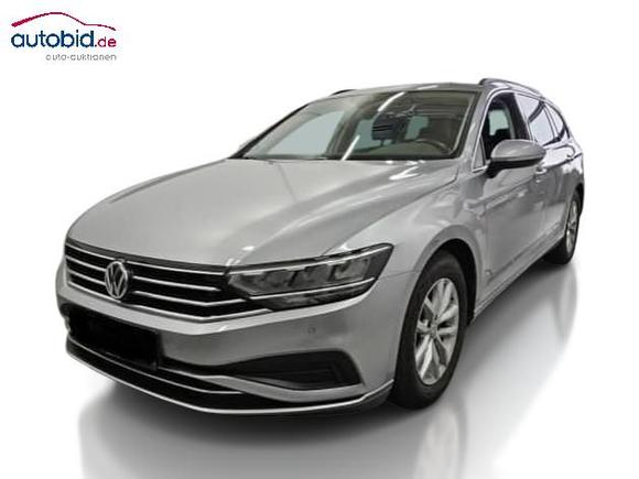 Skats no kreisās puses priekšā