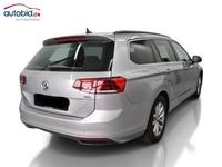 Skats no labās puses aizmugurē