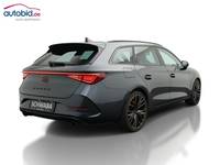 Skats no labās puses aizmugurē