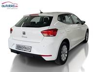 Skats no labās puses aizmugurē