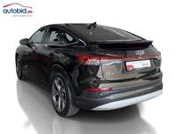 Skats no kreisās puses aizmugurē