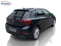 Skats no labās puses aizmugurē