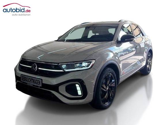 Skats no kreisās puses priekšā