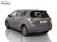 Skats no kreisās puses aizmugurē