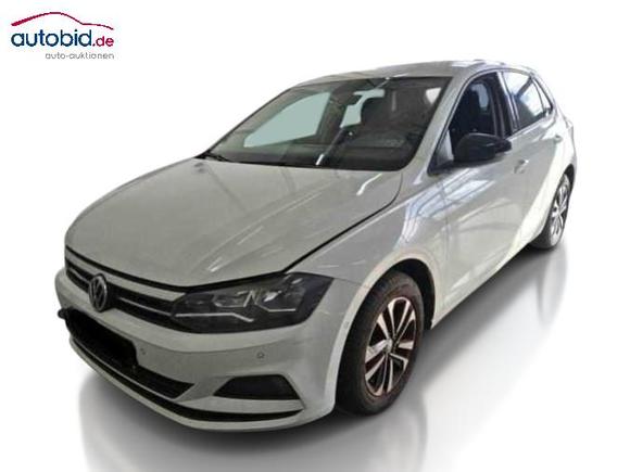 Skats no kreisās puses priekšā