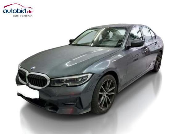 Skats no kreisās puses priekšā