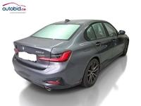 Skats no labās puses aizmugurē