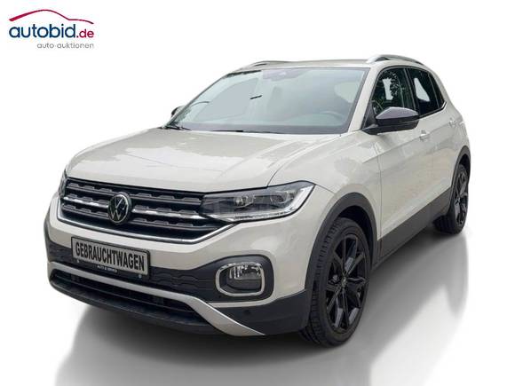 Skats no kreisās puses priekšā