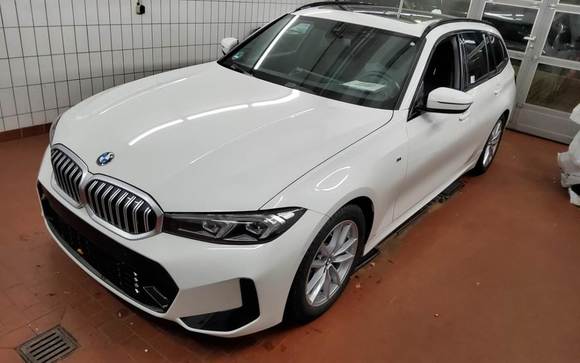 Pogled od napred levo