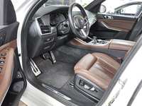 Вид на салон