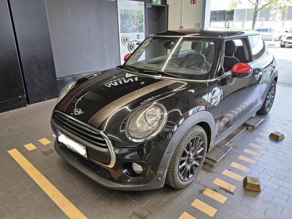 Pogled od napred levo