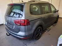 Pogled od pozadi desno