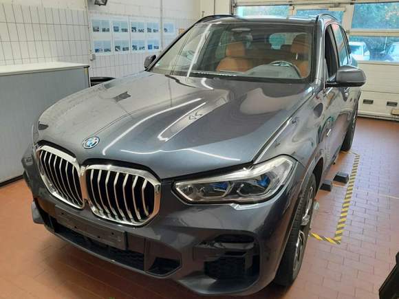 Vue de l’avant gauche