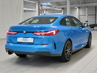 Skats no labās puses aizmugurē