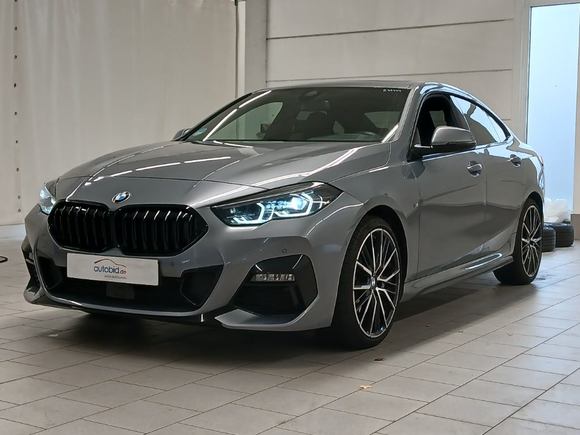 Vue de l’avant gauche