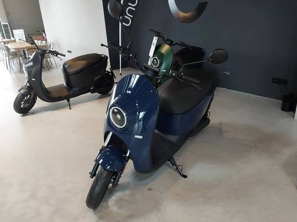 Pogled od napred levo