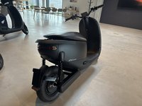 Pogled od pozadi desno