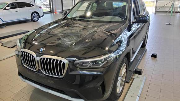 Vue de l’avant gauche