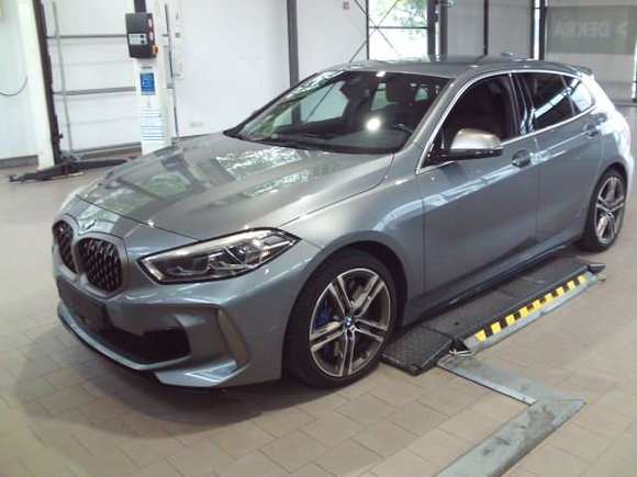 Vue de l’avant gauche