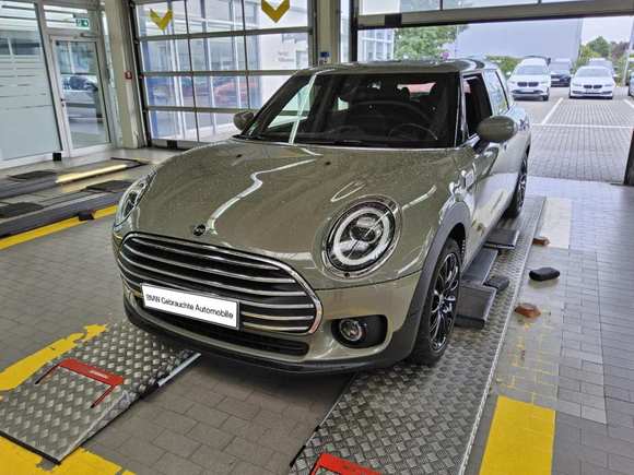 Pogled od napred levo