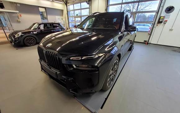 Pogled od napred levo