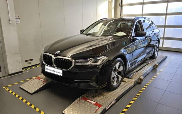 Pogled od napred levo