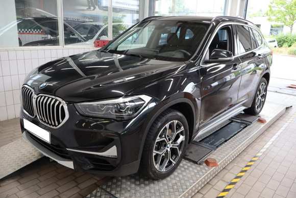 Pogled od napred levo