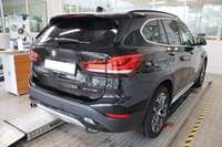 Pogled od pozadi desno