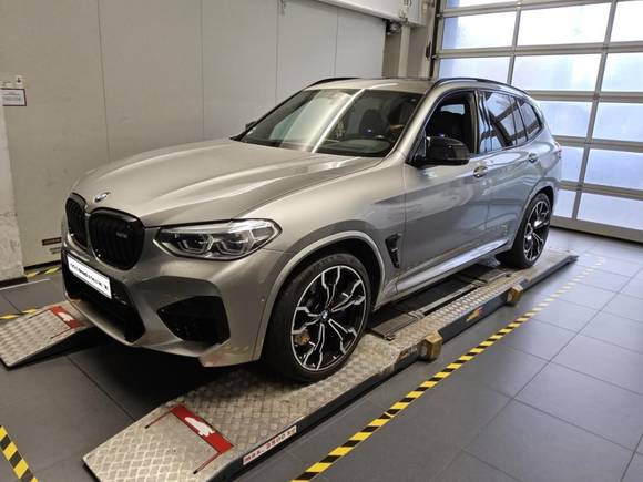 Pogled od napred levo