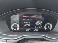 Pohled na přístrojovou desku