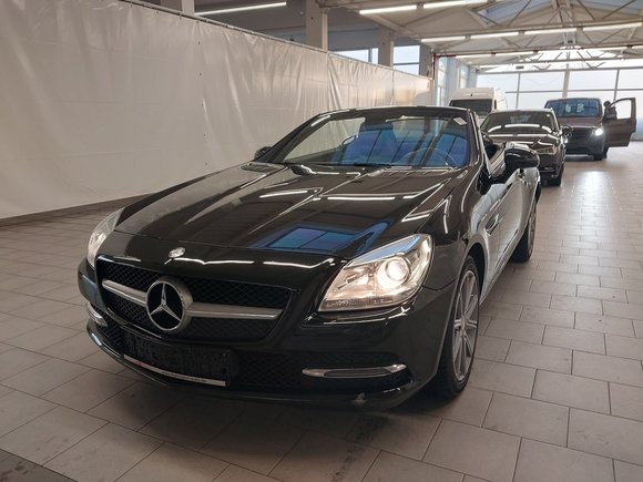 Вид спереди слева