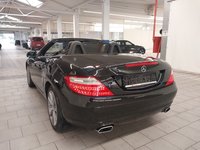 Вид сзади слева