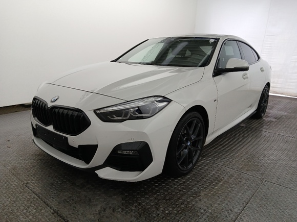 Pogled od napred levo