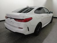 Pogled od pozadi desno