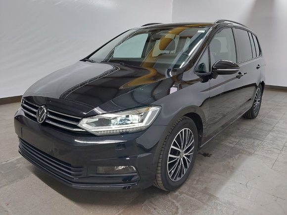 Skats no kreisās puses priekšā