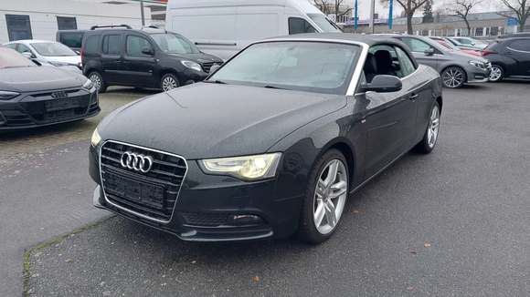 Pogled od napred levo